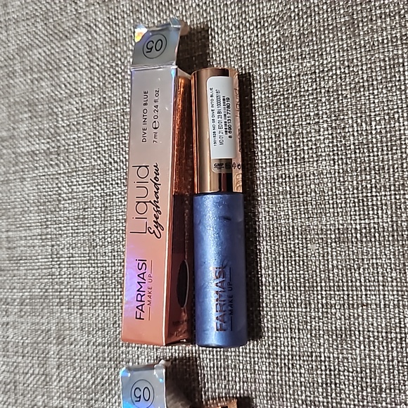 NEW - 2 Farmasi Liquid Eyeshadow 05 Dive Into Blue - Picture 3 of 3